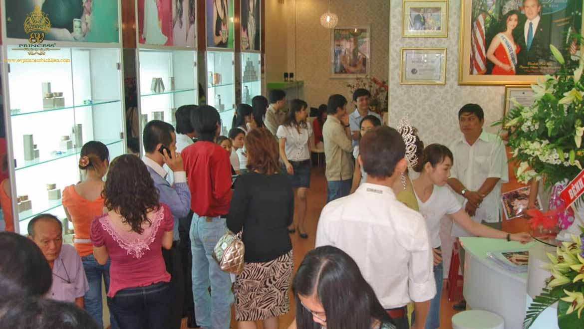 kem cua hoa hau bich lien