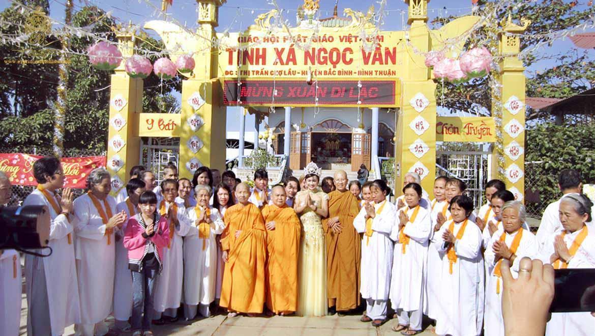 le xuat gia hoa hau bich lien di tu
