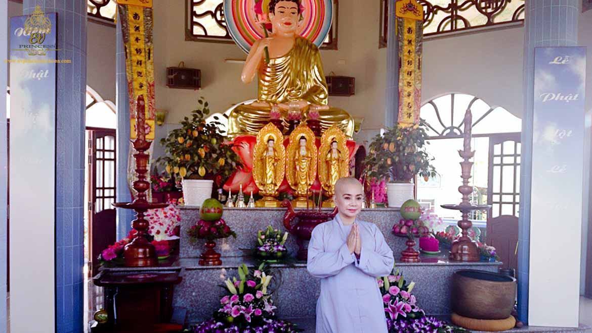 le xuat gia hoa hau bich lien di tu